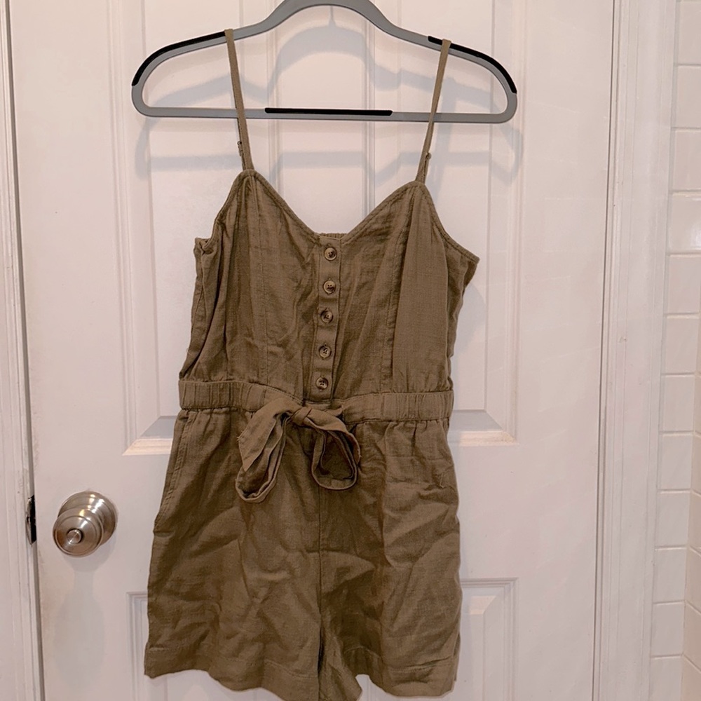 Aerie romper size medium